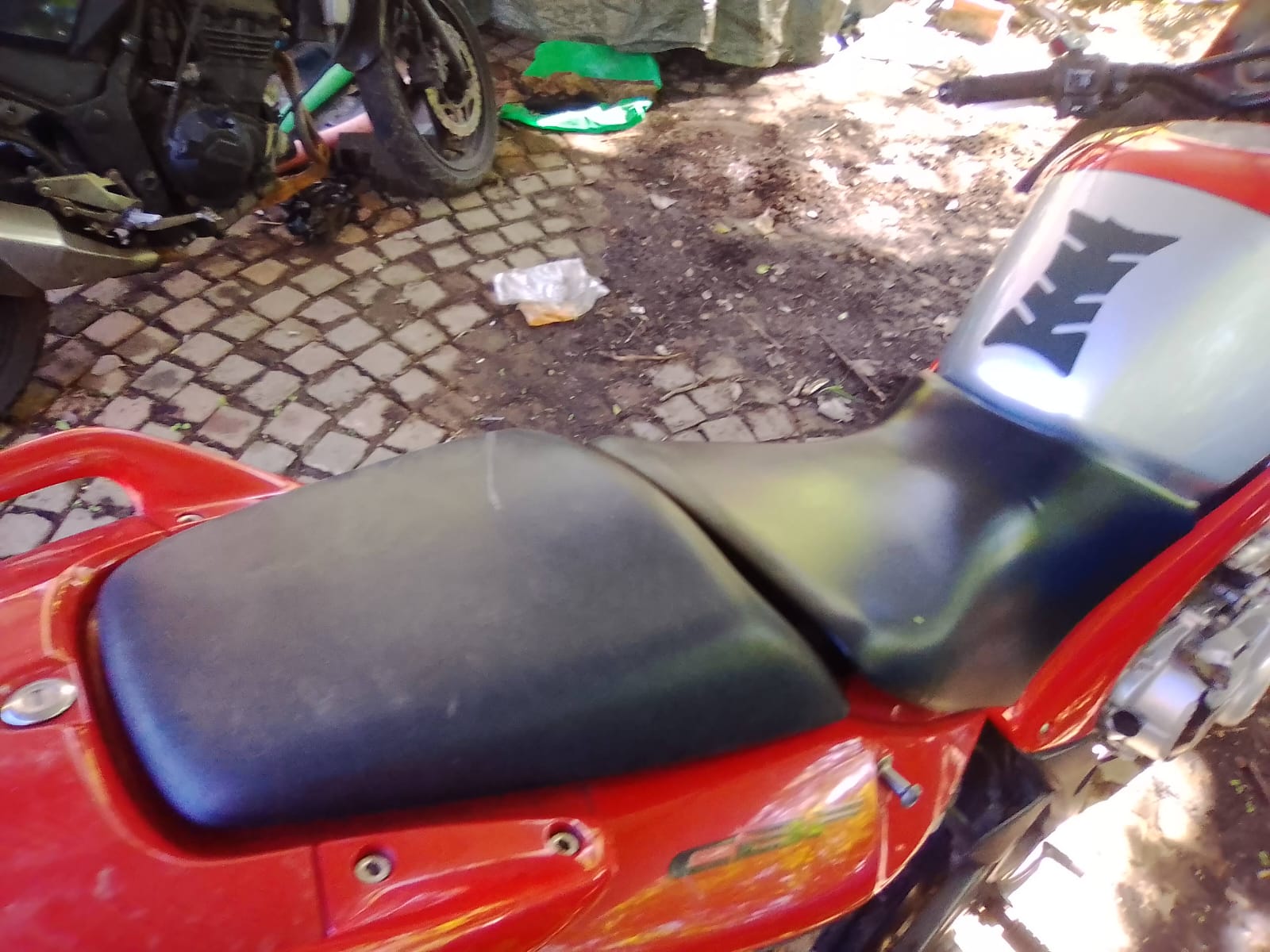 
								Honda CBF600 2005 full									